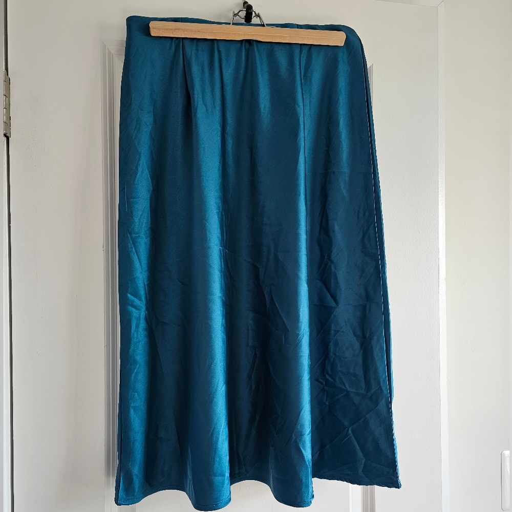 Satin Dark Green Women's Midi-Skirt S-M
